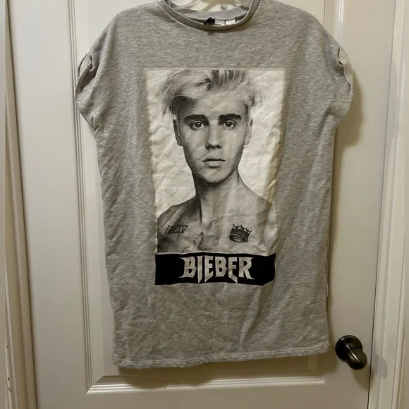 H&M Justin Bieber Purpose tour t shirt sweater dress 🖤 - Picture 2 of 7